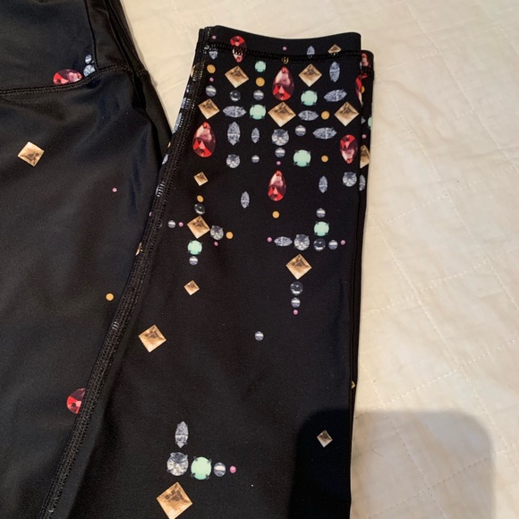 Victoria's Secret Pants - ♥️VICTORIA SECRET❤️BEAUTIFUL GEM ATHLETIC PANTS. EXCELLENT CONDITION!